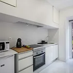 Hip Tailor Made Flat In Bairro Alto Apartment *