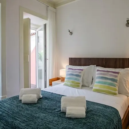 Hip Tailor Made Flat In Bairro Alto Apartment
