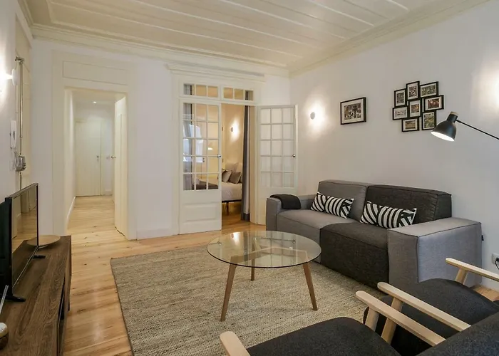 Hip Tailor Made Flat In Bairro Alto Lägenhet