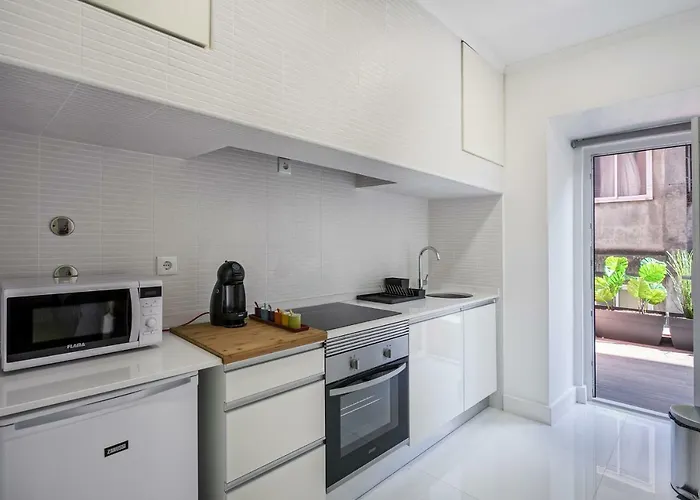 Hip Tailor Made Flat In Bairro Alto Lägenhet *