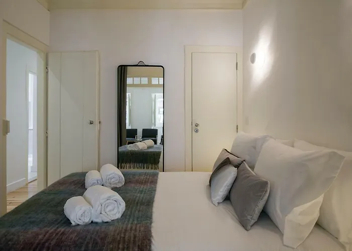 Hip Tailor Made Flat In Bairro Alto Lisboa