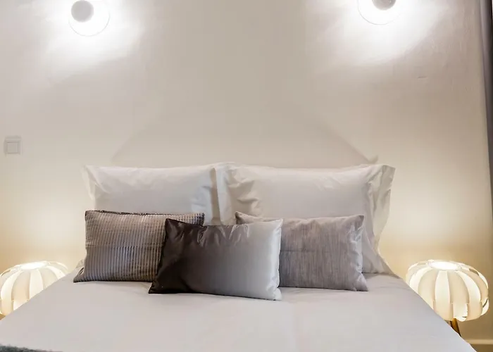 Hip Tailor Made Flat In Bairro Alto Lisboa