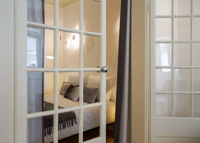 Hip Tailor Made Flat In Bairro Alto Lisboa