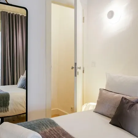 Hip Tailor Made Flat In Bairro Alto Lisboa