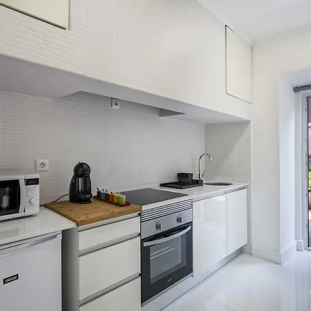 Hip Tailor Made Flat In Bairro Alto Apartamento *