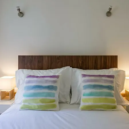 Hip Tailor Made Flat In Bairro Alto *